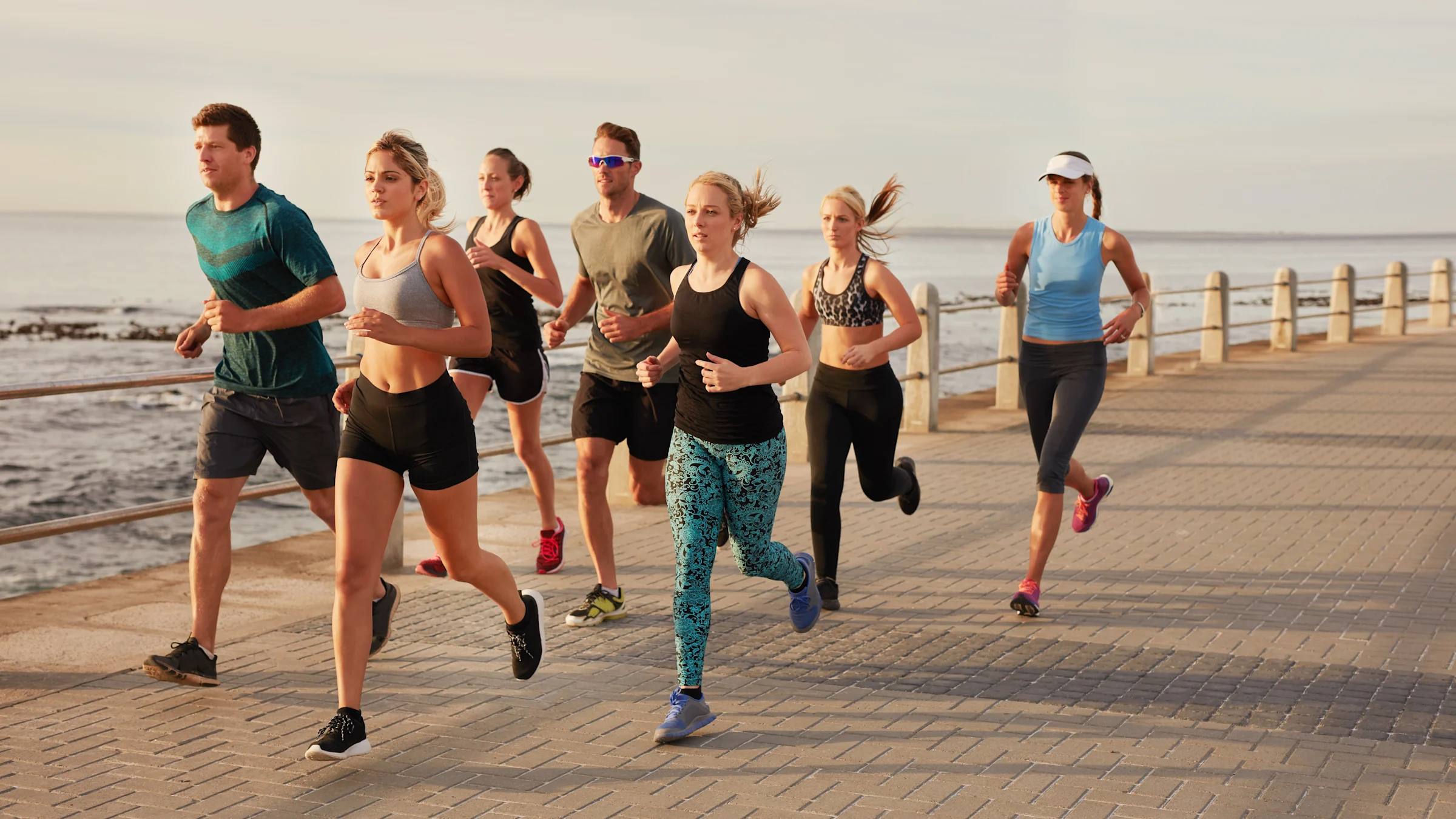 Virtual Group Run Clubs vs Solo Smart Treadmills Comparison
